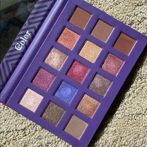 EYESHADOW PALETTE
